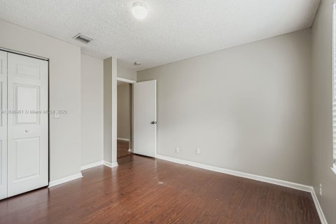 Casa en venta en Miramar, Florida, 4 dormitorios, 221.39 m2 № 1946019 - foto 20