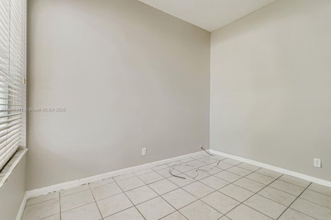 Casa en venta en Miramar, Florida, 4 dormitorios, 221.39 m2 № 1946019 - foto 7