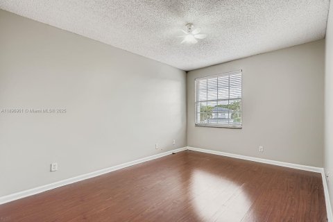 Casa en venta en Miramar, Florida, 4 dormitorios, 221.39 m2 № 1946019 - foto 21