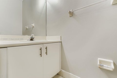 Casa en venta en Miramar, Florida, 4 dormitorios, 221.39 m2 № 1946019 - foto 14