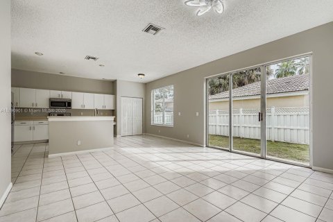 Casa en venta en Miramar, Florida, 4 dormitorios, 221.39 m2 № 1946019 - foto 12