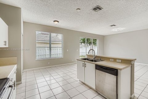Casa en venta en Miramar, Florida, 4 dormitorios, 221.39 m2 № 1946019 - foto 10