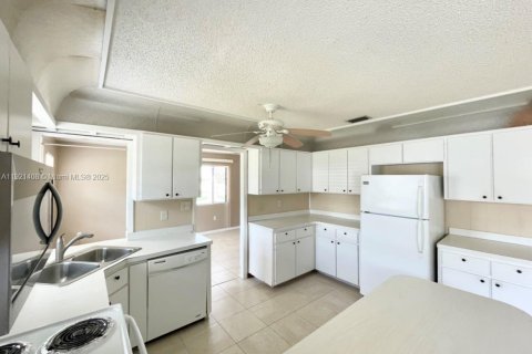 Villa ou maison à louer à Lake Placid, Floride: 3 chambres, 129.04 m2 № 1975516 - photo 6