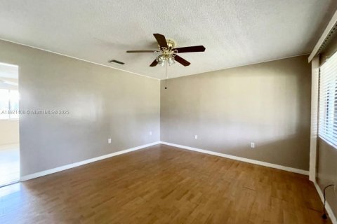 Villa ou maison à louer à Lake Placid, Floride: 3 chambres, 129.04 m2 № 1975516 - photo 3