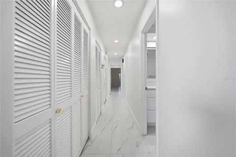 Copropriété à vendre à Bradenton, Floride: 3 chambres, 157.28 m2 № 2413700 - photo 12