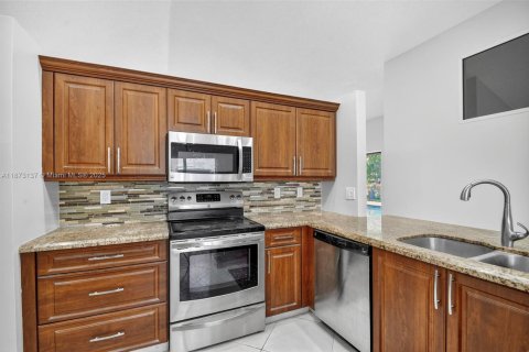 Villa ou maison à louer à Boynton Beach, Floride: 4 chambres, 277.41 m2 № 1927983 - photo 12