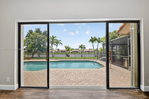 Villa ou maison à louer à Boynton Beach, Floride: 4 chambres, 277.41 m2 № 1927983 - photo 7