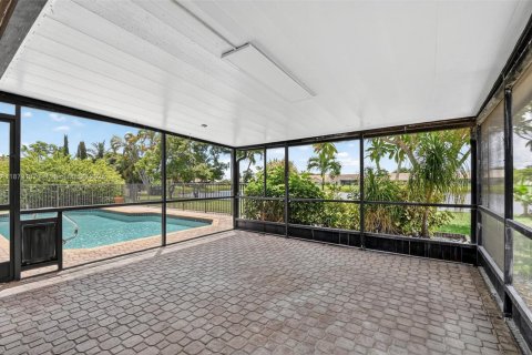 Villa ou maison à louer à Boynton Beach, Floride: 4 chambres, 277.41 m2 № 1927983 - photo 25