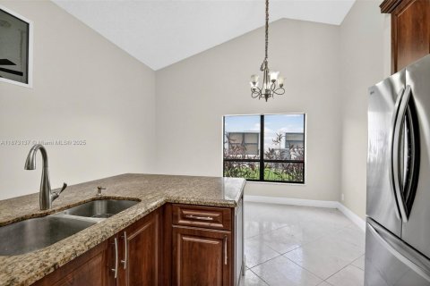 Villa ou maison à louer à Boynton Beach, Floride: 4 chambres, 277.41 m2 № 1927983 - photo 15