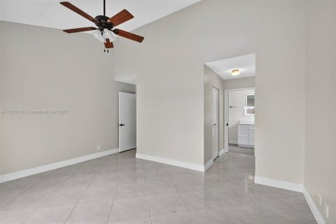 Villa ou maison à louer à Boynton Beach, Floride: 4 chambres, 277.41 m2 № 1927983 - photo 28