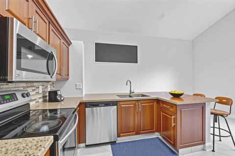 Villa ou maison à louer à Boynton Beach, Floride: 4 chambres, 277.41 m2 № 1927983 - photo 13