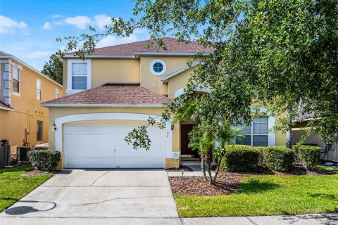 Casa en venta en Kissimmee, Florida, 6 dormitorios, 263.29 m2 № 1787348 - foto 1