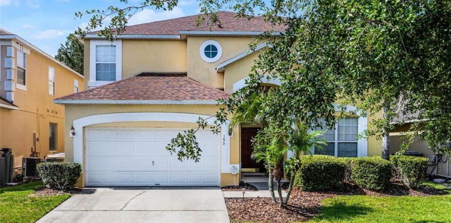 Casa en Kissimmee, Florida 6 dormitorios, 263.29 m2 № 1787348