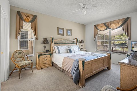 Casa en venta en Kissimmee, Florida, 6 dormitorios, 263.29 m2 № 1787348 - foto 22