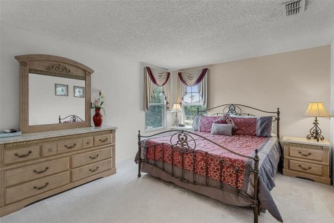 Casa en venta en Kissimmee, Florida, 6 dormitorios, 263.29 m2 № 1787348 - foto 19