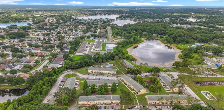Condominio en Land O' Lakes, Florida, 2 dormitorios  № 1800202