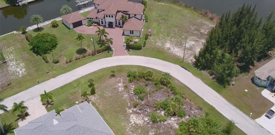 Terreno en Port Charlotte, Florida № 2221424