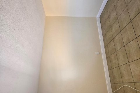 Appartement à louer à Pompano Beach, Floride: 1 chambre, 65.03 m2 № 2392465 - photo 4