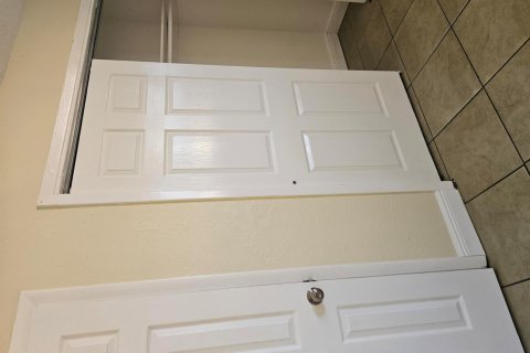 Appartement à louer à Pompano Beach, Floride: 1 chambre, 65.03 m2 № 2392465 - photo 3