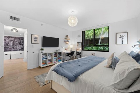 Condo in Key Biscayne, Florida, 3 bedrooms № 1943255 - photo 10