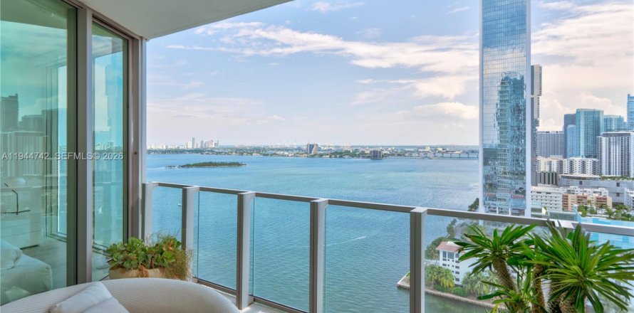 Condo in Miami, Florida, 1 bedroom  № 2001369