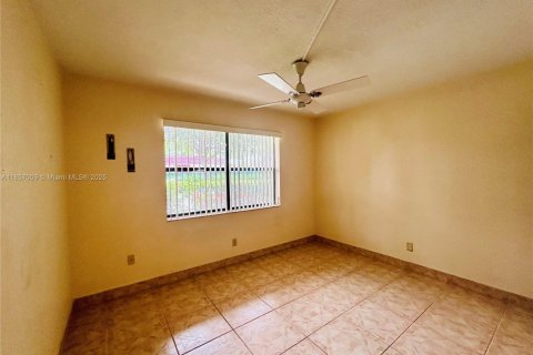 Condo in Sunrise, Florida, 2 bedrooms  № 1878747 - photo 27