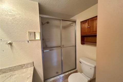 Condo in Sunrise, Florida, 2 bedrooms  № 1878747 - photo 20