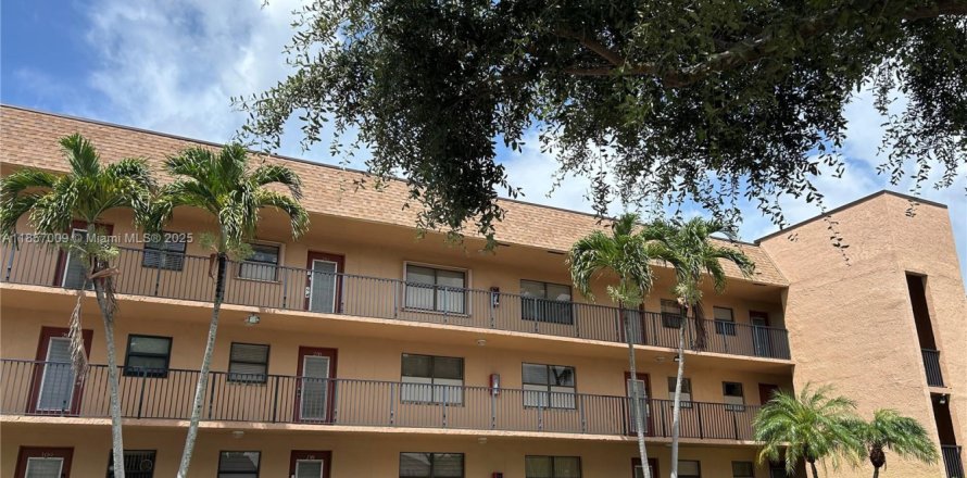 Condo in Sunrise, Florida, 2 bedrooms  № 1878747