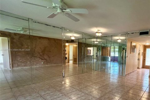 Condo in Sunrise, Florida, 2 bedrooms  № 1878747 - photo 23