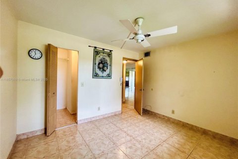 Condo in Sunrise, Florida, 2 bedrooms  № 1878747 - photo 28