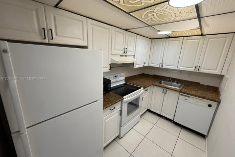 Кондоминиум с 1 спальней в Хайалиа, Флорида № 2086339