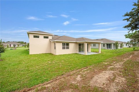 House in Weeki Wachee, Florida 3 bedrooms, 160.72 sq.m. № 2433234 - photo 16