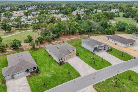 House in Weeki Wachee, Florida 3 bedrooms, 160.72 sq.m. № 2433234 - photo 3
