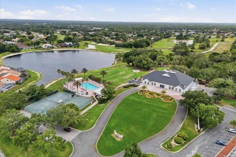 House in Weeki Wachee, Florida 3 bedrooms, 160.72 sq.m. № 2433234 - photo 22
