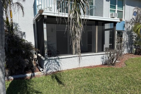Copropriété à vendre à Madeira Beach, Floride: 2 chambres, 85.01 m2 № 1526744 - photo 18