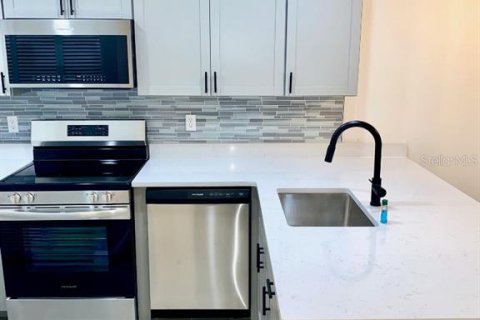 Condo in Sarasota, Florida, 2 bedrooms  № 1651767 - photo 4