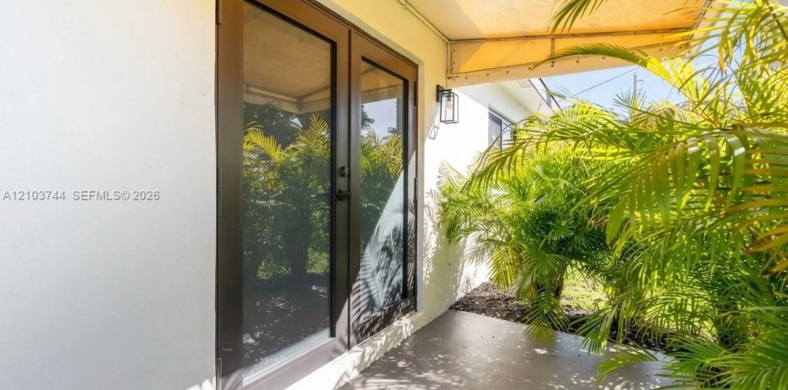 Immobilier commercial à Hollywood, Floride № 2410922