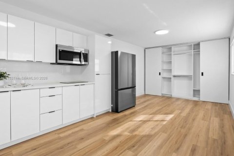 Immobilier commercial à louer à Hollywood, Floride № 2410922 - photo 3