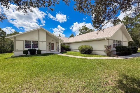 Villa ou maison à vendre à Beverly Hills, Floride: 3 chambres, 206.99 m2 № 1885612 - photo 1