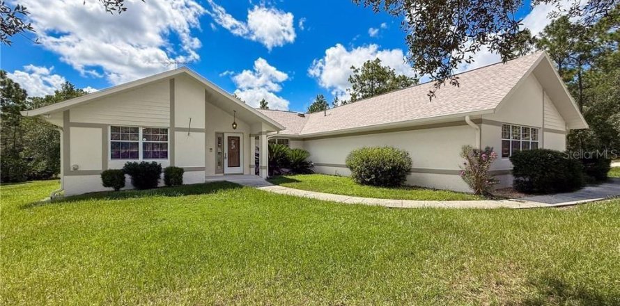 Villa ou maison à Beverly Hills, Floride 3 chambres, 206.99 m2 № 1885612