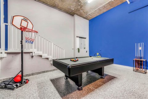 House in Hollywood, Florida 5 bedrooms, 373.56 sq.m. № 2012620 - photo 10