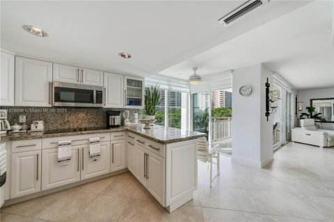 Copropriété à vendre à Key Biscayne, Floride: 2 chambres, 138.98 m2 № 1939930 - photo 21