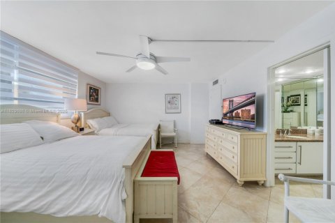 Copropriété à vendre à Key Biscayne, Floride: 2 chambres, 138.98 m2 № 1939930 - photo 14