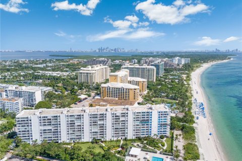 Copropriété à vendre à Key Biscayne, Floride: 2 chambres, 138.98 m2 № 1939930 - photo 24