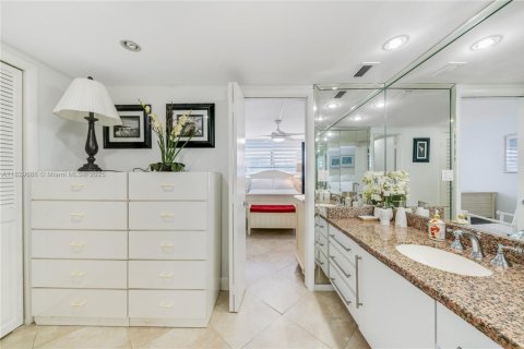 Copropriété à vendre à Key Biscayne, Floride: 2 chambres, 138.98 m2 № 1939930 - photo 17