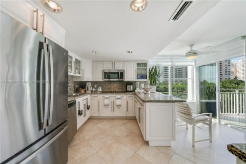 Copropriété à vendre à Key Biscayne, Floride: 2 chambres, 138.98 m2 № 1939930 - photo 20