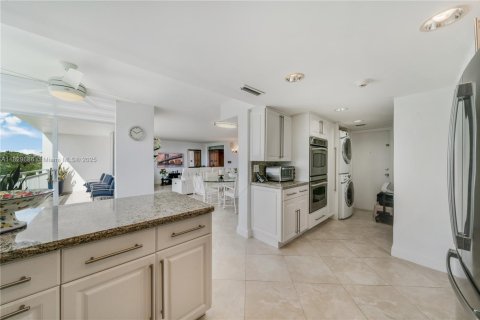 Copropriété à vendre à Key Biscayne, Floride: 2 chambres, 138.98 m2 № 1939930 - photo 12