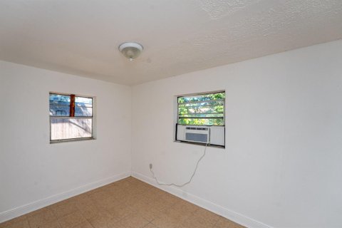 Commercial property in St. Lucie, Florida 107.02 sq.m. № 2190721 - photo 14