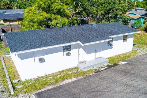 Commercial property in St. Lucie, Florida 107.02 sq.m. № 2190721 - photo 4