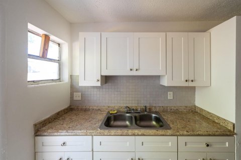 Commercial property in St. Lucie, Florida 107.02 sq.m. № 2190721 - photo 21